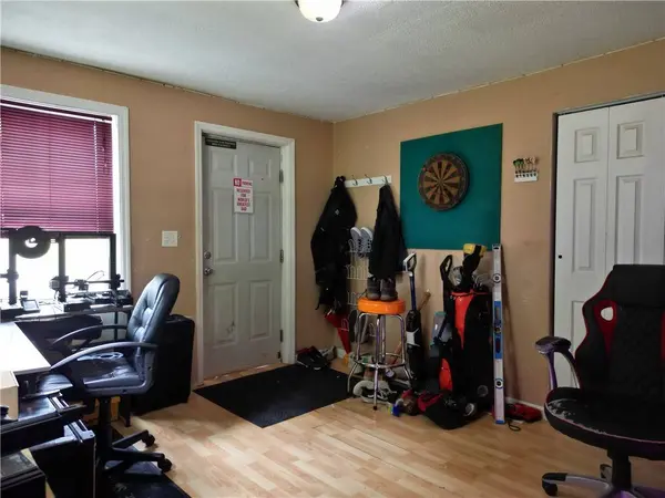 1119 Layton Rd, Oakland Twp, PA 16001