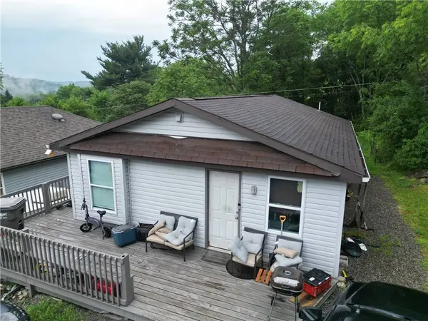 1119 Layton Rd, Oakland Twp, PA 16001