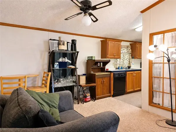 325 N Chestnut St, City Of But Nw, PA 16001