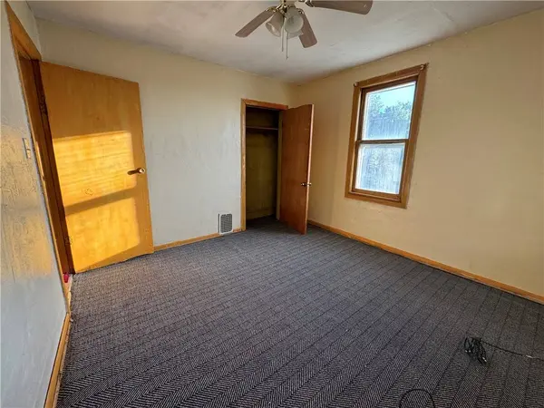842 Cedar Avenue, Sharon, PA 16146