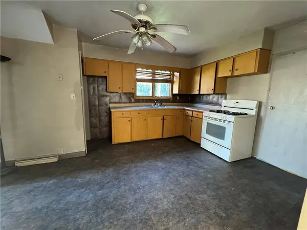842 Cedar Avenue, Sharon, PA 16146