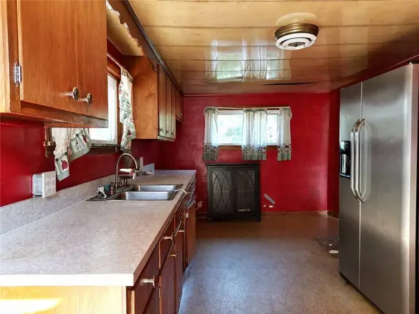 233 Spang Ave, Leechburg Boro, PA 15656