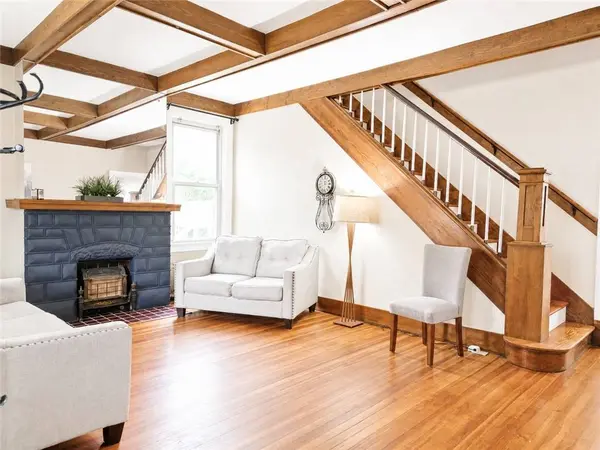52 Ashford Ave, West View, PA 15229