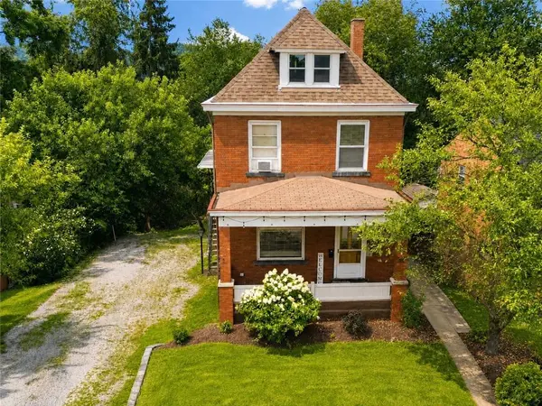 52 Ashford Ave, West View, PA 15229