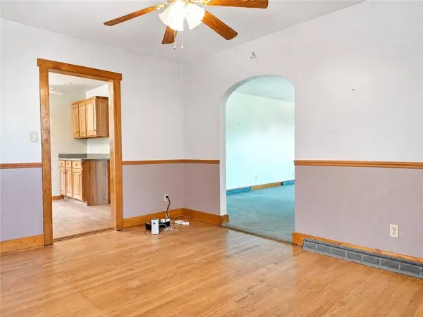 14 Woodrow St, City Of But Sw, PA 16045
