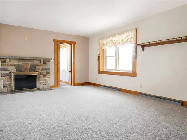 14 Woodrow St, City Of But Sw, PA 16045