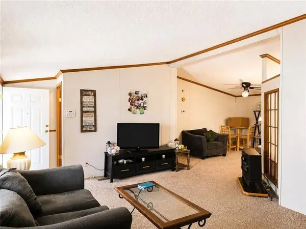 325 N Chestnut Street, City Of But Nw, PA 16001