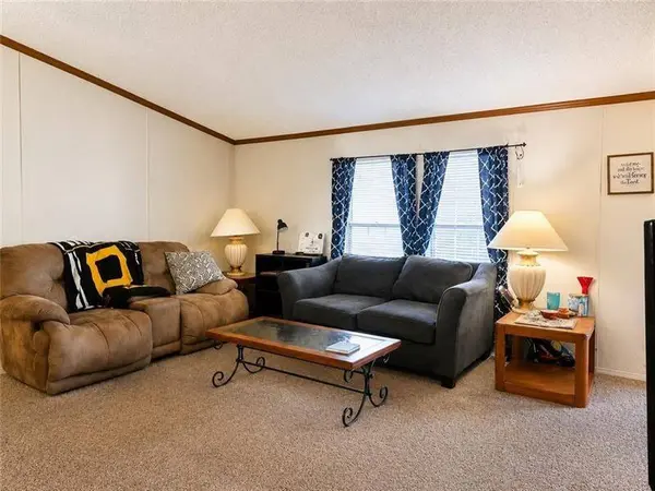 325 N Chestnut Street, City Of But Nw, PA 16001