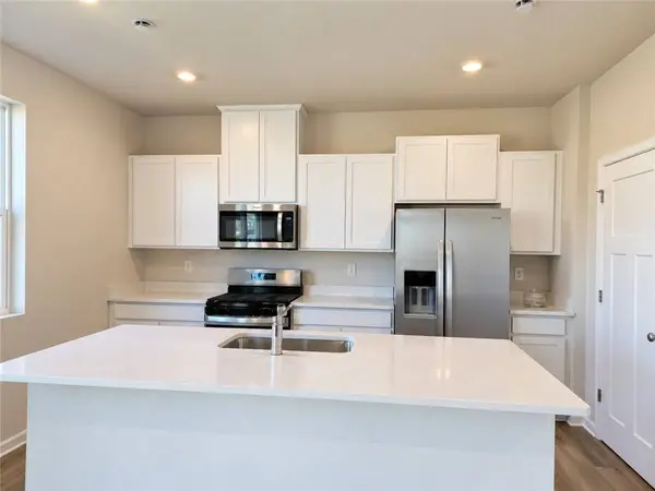 180 Shelton Place Dr, Connoquenessing Boro, PA 16033