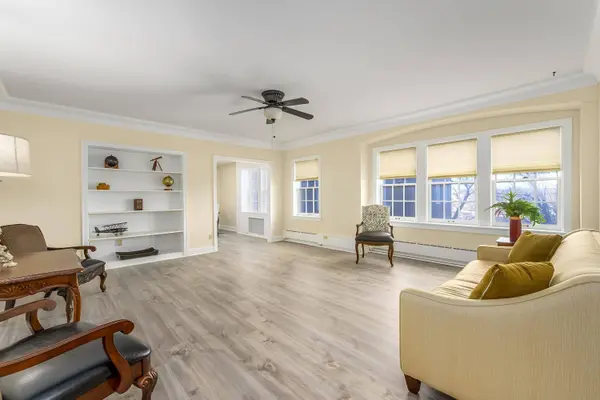 115 S Rutan St, Wichita, KS 67218