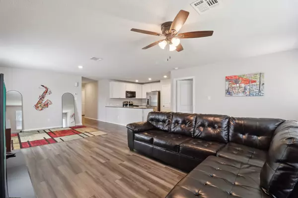 Converse, TX 78109-4447,10443 De Gonzalo Way