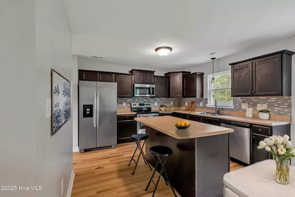 819 Tuscarora TRL, Jacksonville, NC 28546