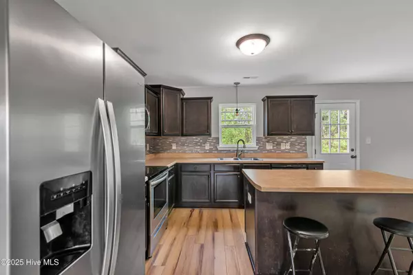 819 Tuscarora TRL, Jacksonville, NC 28546