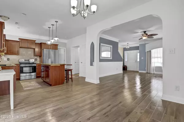 100 Long Pond DR, Sneads Ferry, NC 28460