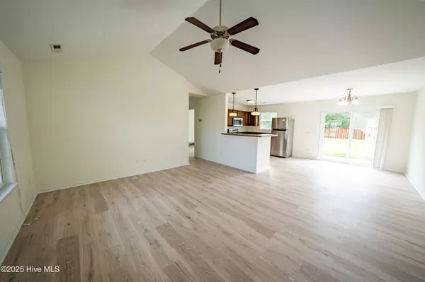 203 Belvedere DR, Holly Ridge, NC 28445