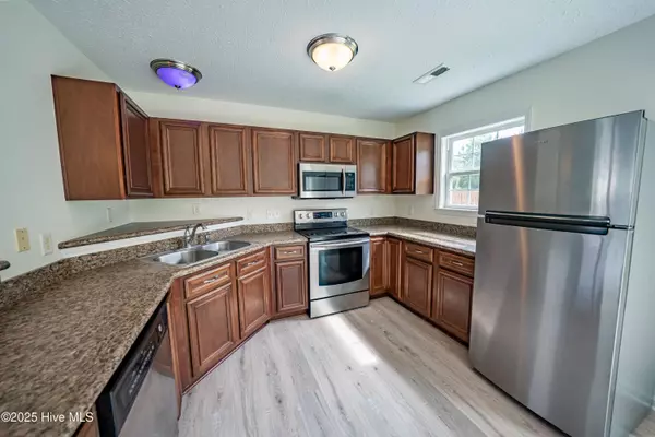 203 Belvedere DR, Holly Ridge, NC 28445