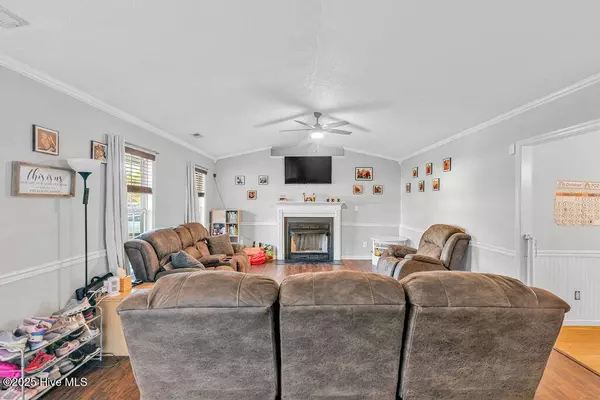 304 Carlisle CT, Jacksonville, NC 28540