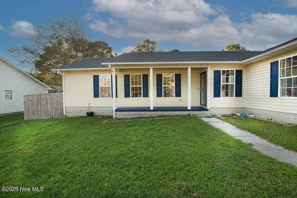 304 Carlisle CT, Jacksonville, NC 28540