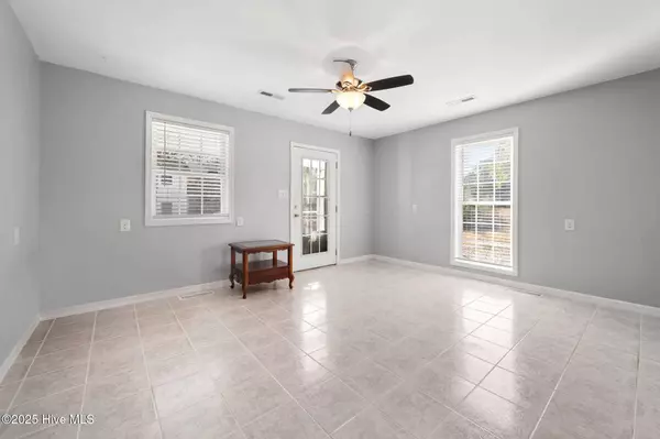 302 Thankful RD, Rocky Point, NC 28457