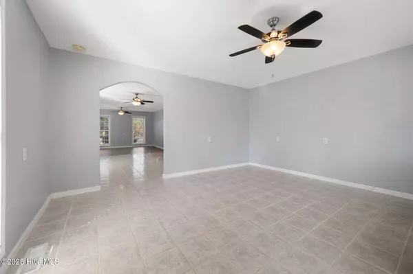 302 Thankful RD, Rocky Point, NC 28457