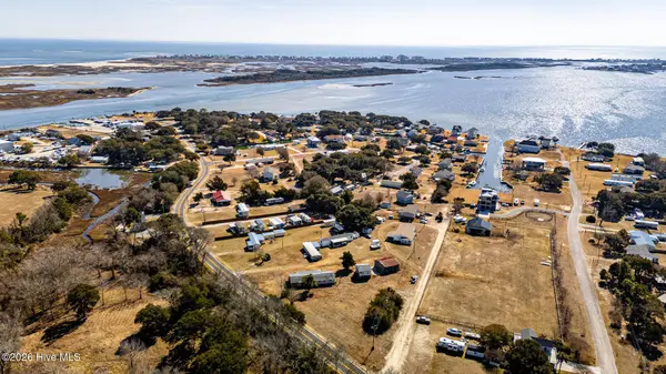 176 Swan Point RD, Sneads Ferry, NC 28460