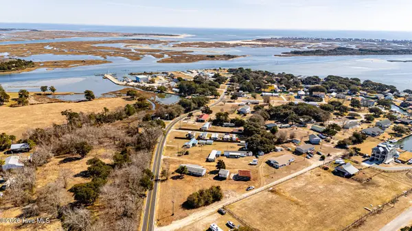 176 Swan Point RD, Sneads Ferry, NC 28460