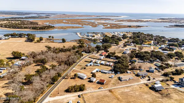 176 Swan Point RD, Sneads Ferry, NC 28460