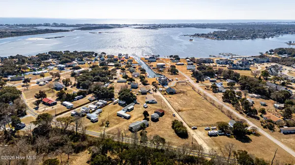 176 Swan Point RD, Sneads Ferry, NC 28460