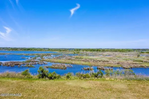 23 Hunter Heath DR, North Topsail Beach, NC 28460