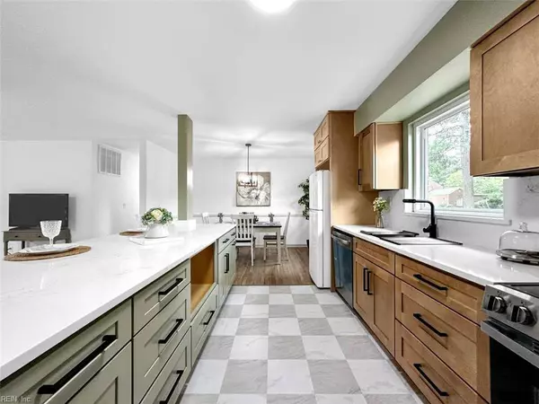 805 Woodstock RD, Virginia Beach, VA 23464