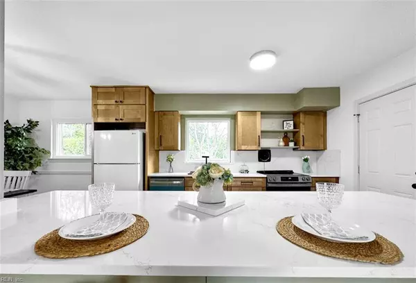 805 Woodstock RD, Virginia Beach, VA 23464