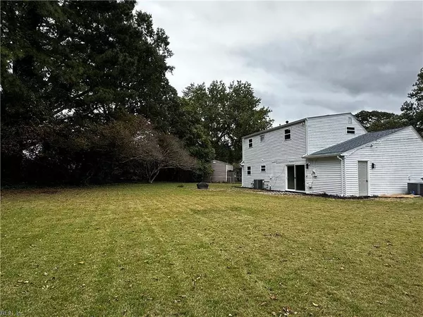 825 Round Bay CIR, Norfolk, VA 23502