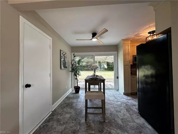 825 Round Bay CIR, Norfolk, VA 23502