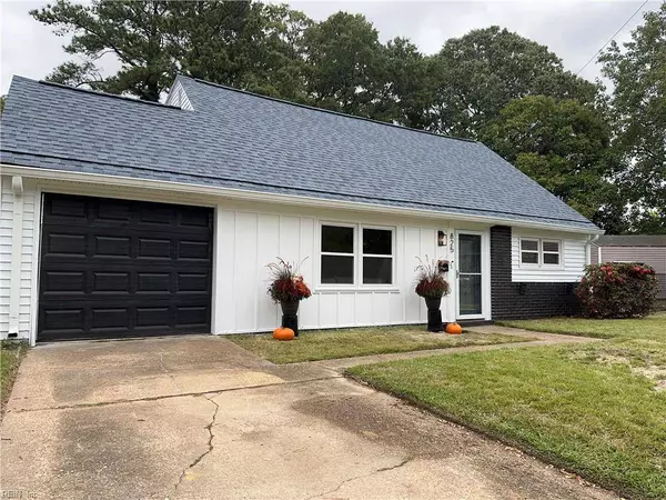 825 Round Bay CIR, Norfolk, VA 23502