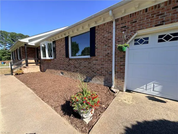 5304 Gale DR, Virginia Beach, VA 23464