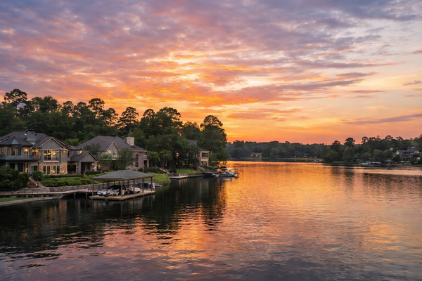 Top Real Estate Agents in The Woodlands, TX: Expertise & Achievements