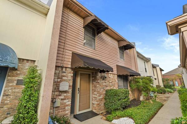 9216 Deepwater DR, Montgomery, TX 77356