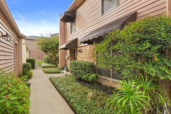 9216 Deepwater DR, Montgomery, TX 77356