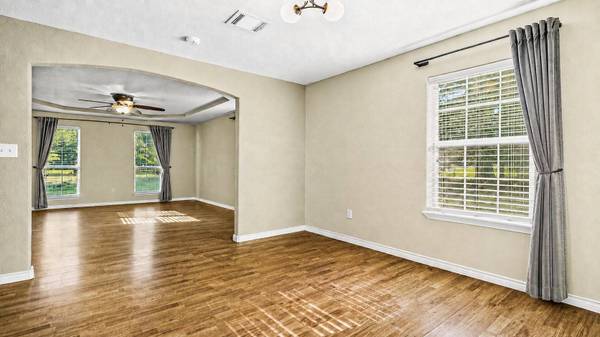 205 Bailly LN, Livingston, TX 77351