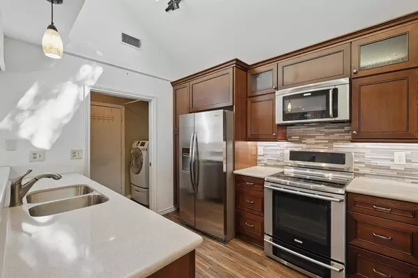 2514 Lake Bend Terrace, Carrollton, TX 75006