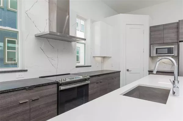 2235 Lovedale Avenue #102, Dallas, TX 75235