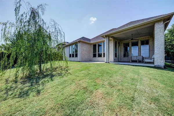 1071 Cabinside Drive, Roanoke, TX 76262