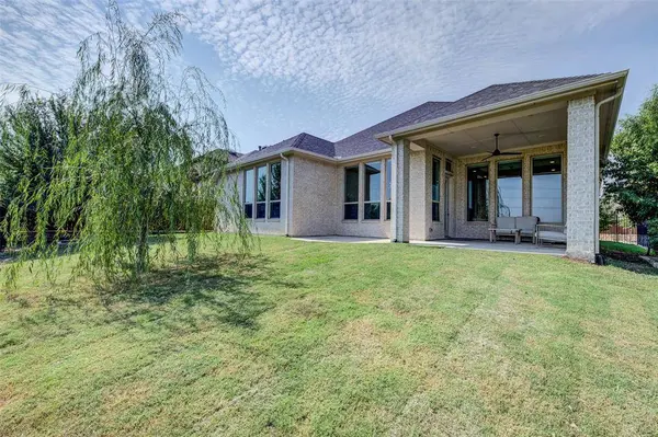 1071 Cabinside Drive, Roanoke, TX 76262