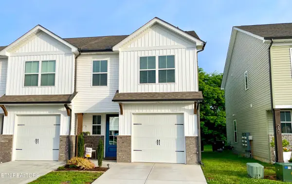 235 Harper Village WAY, Lenoir City, TN 37771