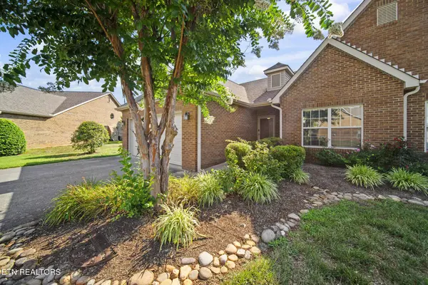 521 Glenview CIR, Lenoir City, TN 37771