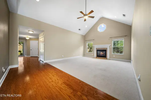 521 Glenview CIR, Lenoir City, TN 37771