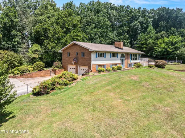 2455 Mountain View Rd, Lenoir City, TN 37771