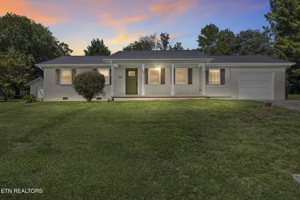 145 Gayle Ave, Lenoir City, TN 37771