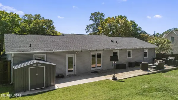 145 Gayle Ave, Lenoir City, TN 37771