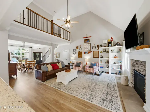 196 Zane LN, Lenoir City, TN 37772